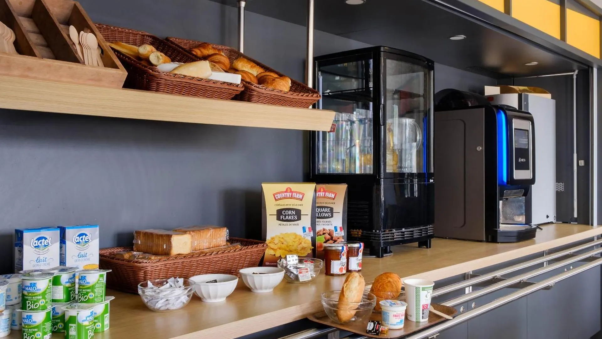 **  B&B HOTEL Antibes Sophia Le Relais Biot France